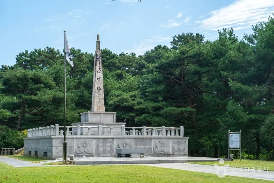 Chungju Tangeumdae Height & Park (충주 탄금대와 탄금대공원)