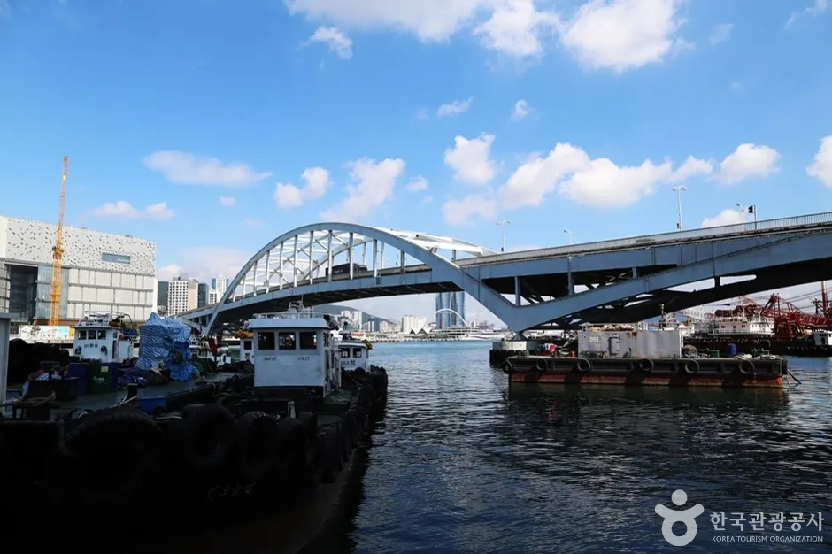 Busandaegyo Bridge (부산대교)
