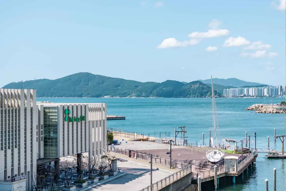 The Bay 101 (더베이101)