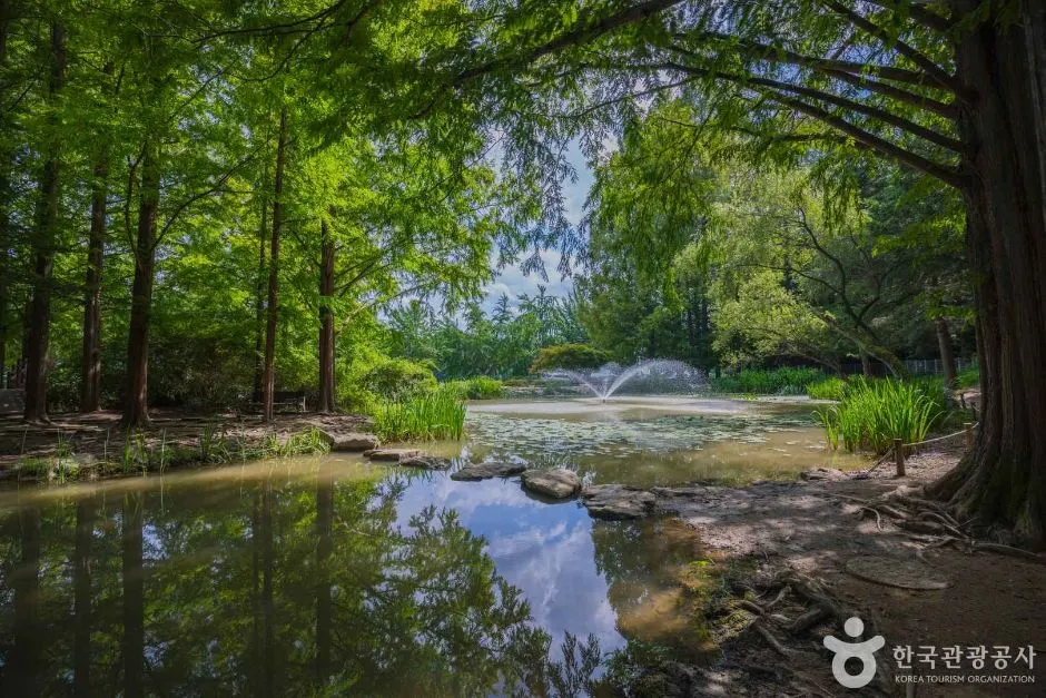 Nakgangmulgil Park (낙강물길공원)