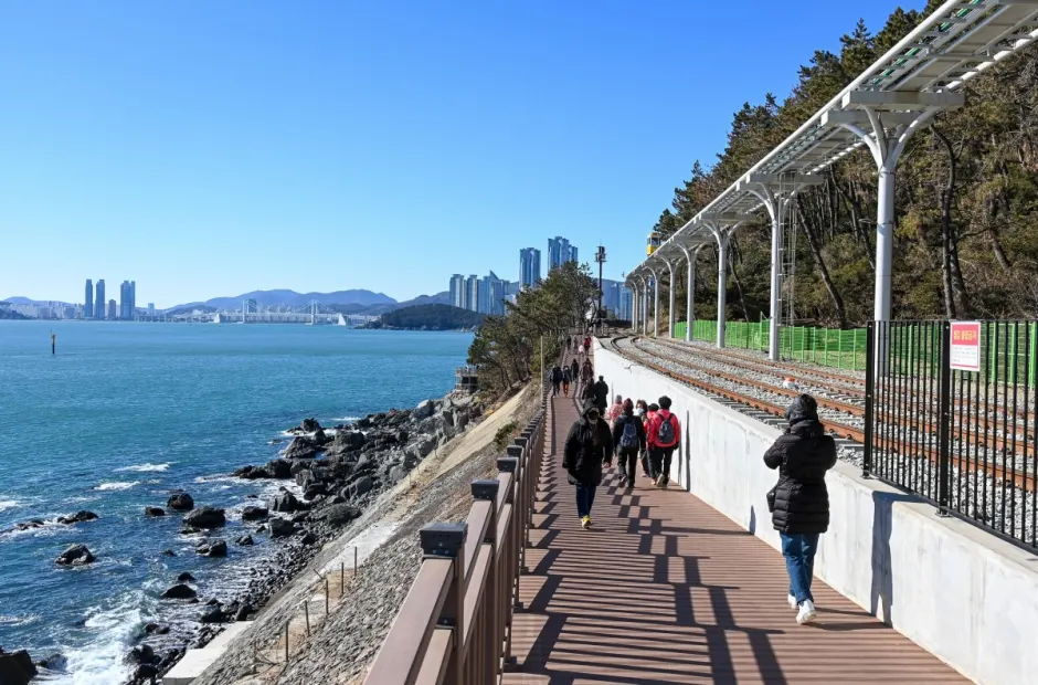 Haeundae Green Railway (Mipo-Songjeong) (해운대 그린레일웨이 (미포~송정 구간))
