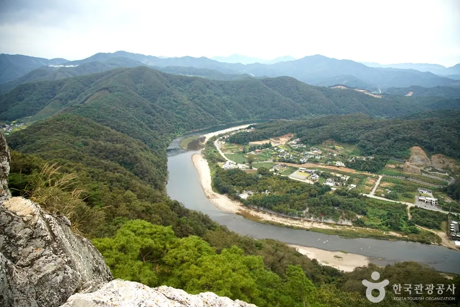 Hongcheon Palbongsan Mountain (팔봉산(홍천))