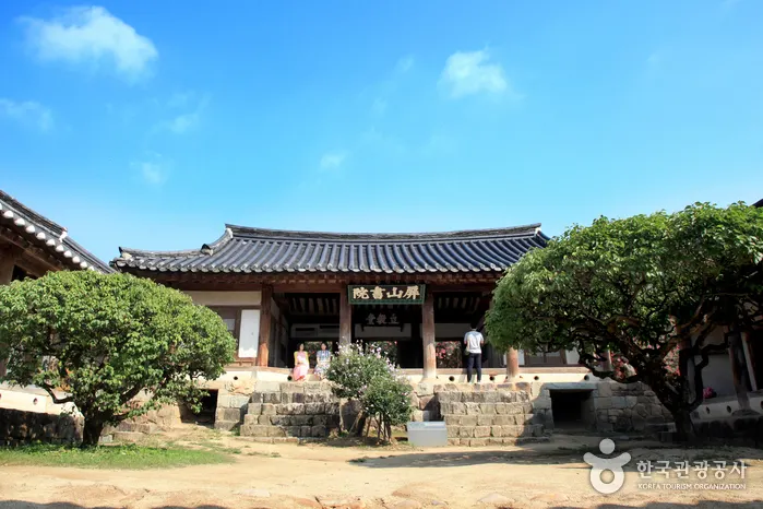 Byeongsanseowon Confucian Academy [UNESCO World Heritage] (병산서원 [유네스코 세계유산])