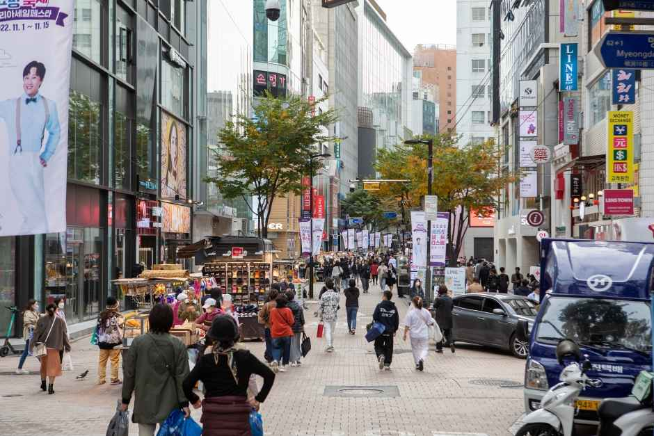Myeong-dong (명동)