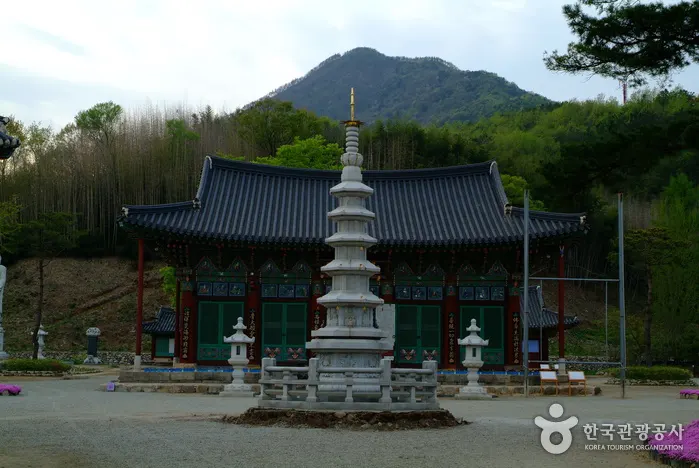 Wanju Songgwangsa Temple (송광사(완주))