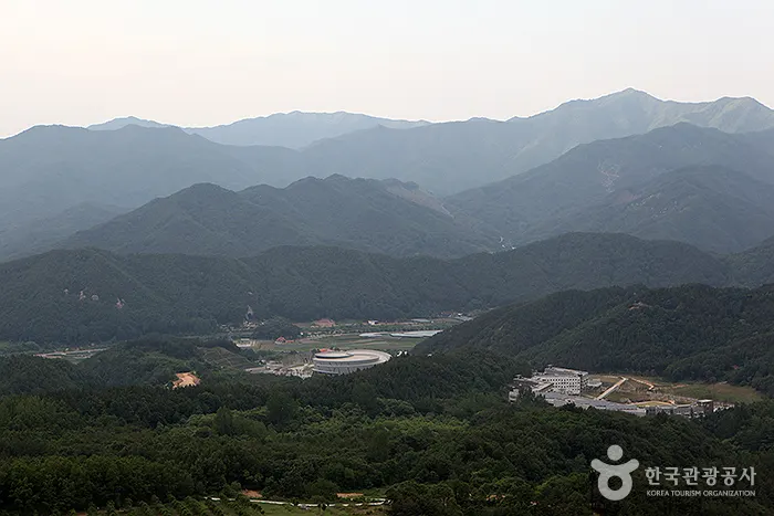 Muju Gucheong-dong Special Tourist Zone (무주구천동관광특구)