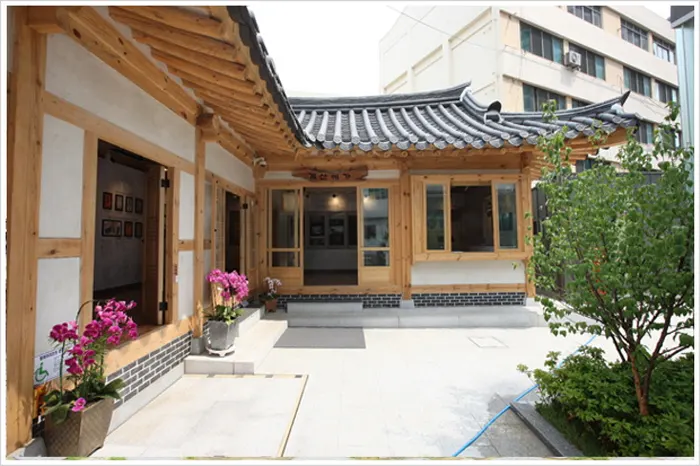 Modern History Experience Hall Gyesanyega (근대문화체험관 계산예가)