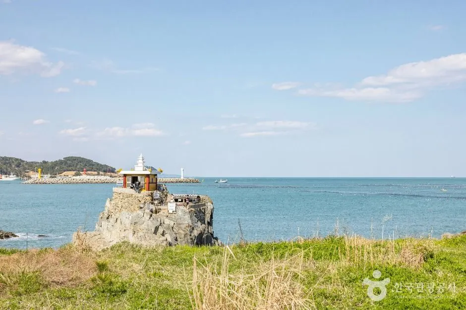 Osiria Coastal Walk (오시리아 해안산책로)